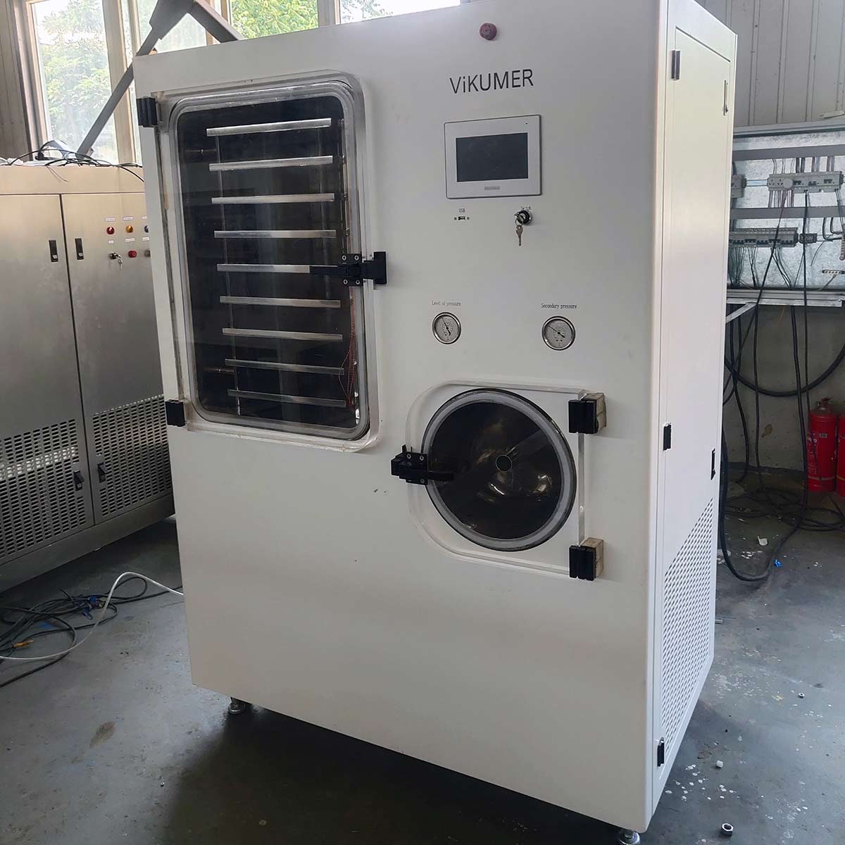 Laboratory and Pilot Freeze Dryer Model BFD-10
